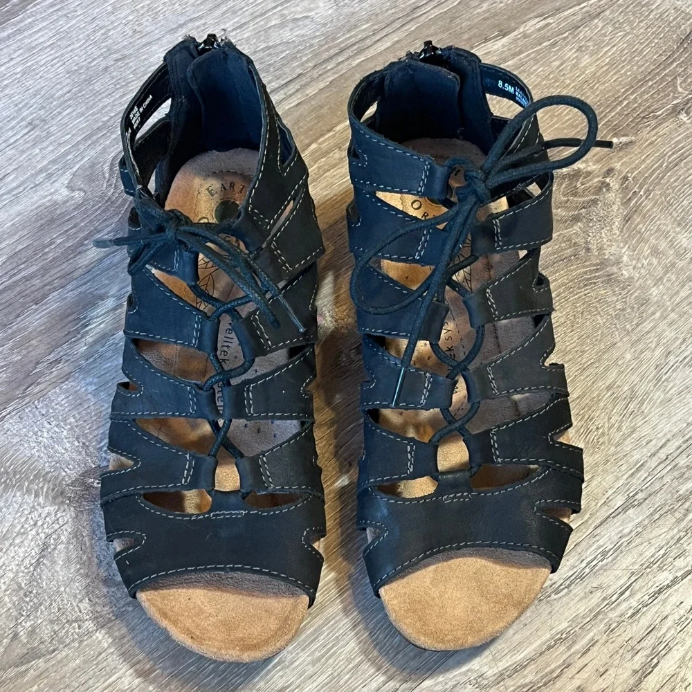 Earth Origins Harley Black Leather Gladiator Wedge Sandals Womens 8.5M Low Heel